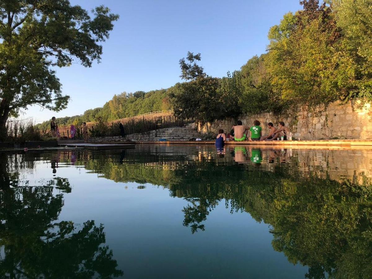 Gite Les Cabanes De Fallot Pour 15 Personnes - Piscine Naturelle L'isle-Bouzon Exteriér fotografie